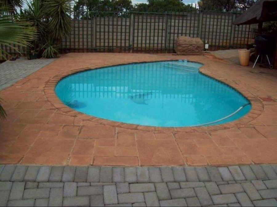 3 Bedroom Property for Sale in Azalea Park North West